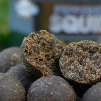 Dynamite Baits Spicy Peppered Squid 15mm 1.8kg
