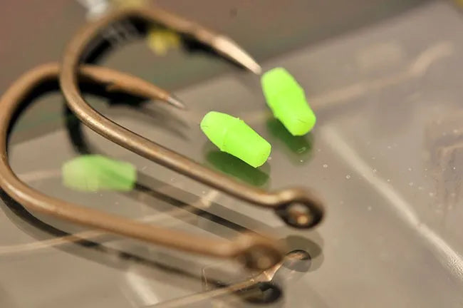 Korda Kaptor Wide Gape Barbless Weed green size 10
